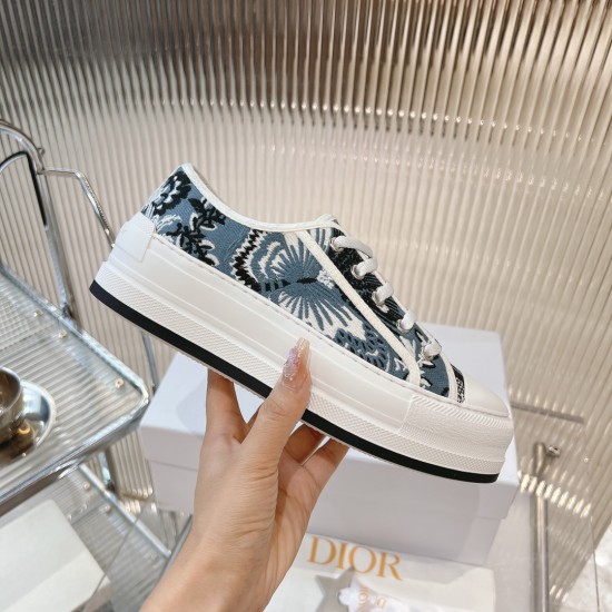 Walk n Dior Platform Sneaker