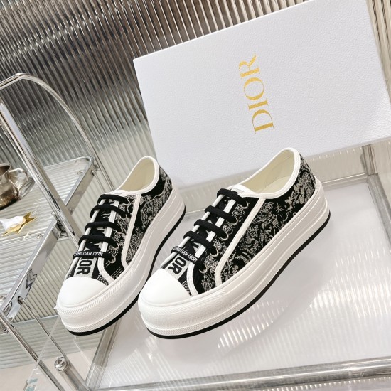 Walk n Dior Platform Sneaker