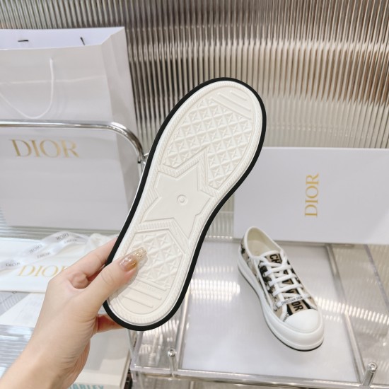 Walk n Dior Platform Sneaker