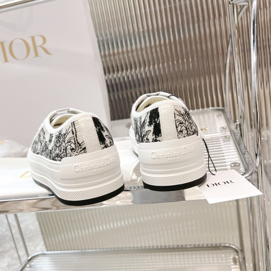 Walk n Dior Platform Sneaker