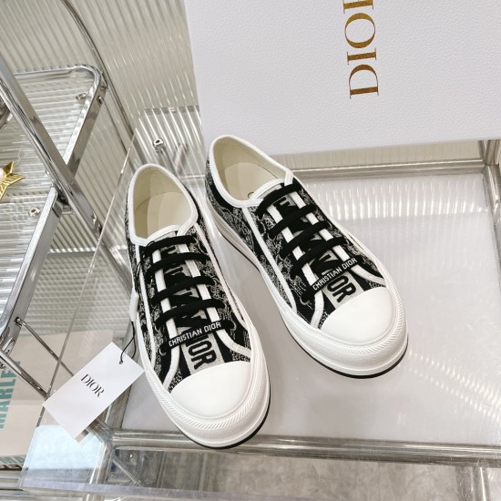 Walk n Dior Platform Sneaker