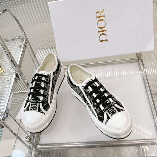 Walk n Dior Platform Sneaker