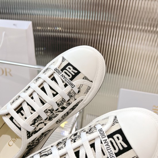 Walk n Dior Platform Sneaker