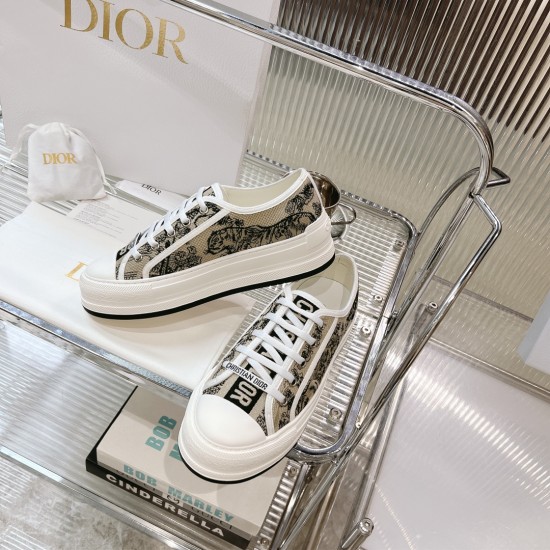 Walk n Dior Platform Sneaker