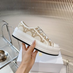 Walk n Dior Platform Sneaker