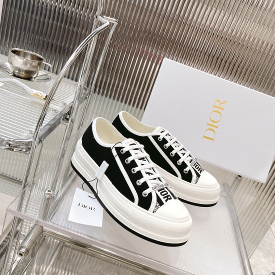 Walk n Dior Platform Sneaker