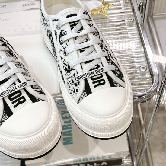 Walk n Dior Platform Sneaker