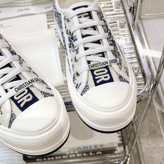 Walk n Dior Platform Sneaker