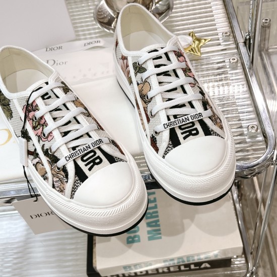 Walk n Dior Platform Sneaker