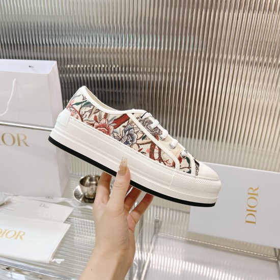 Walk n Dior Platform Sneaker