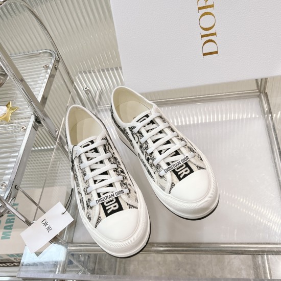 Walk n Dior Platform Sneaker