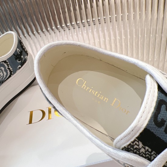 Walk n Dior Platform Sneaker