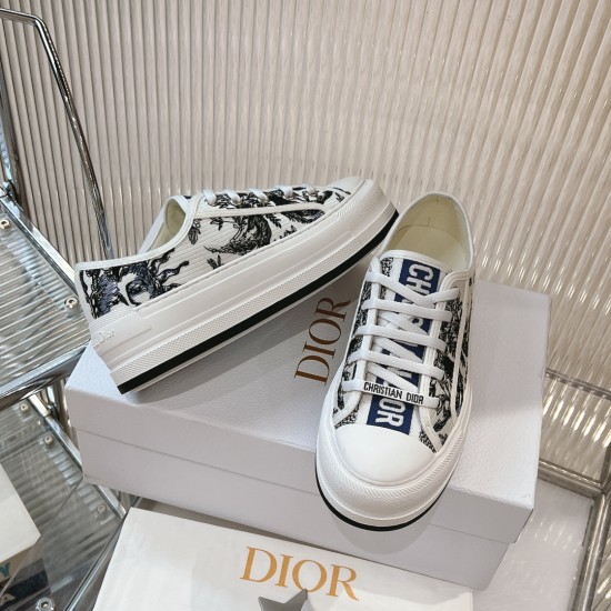 Walk n Dior Platform Sneaker