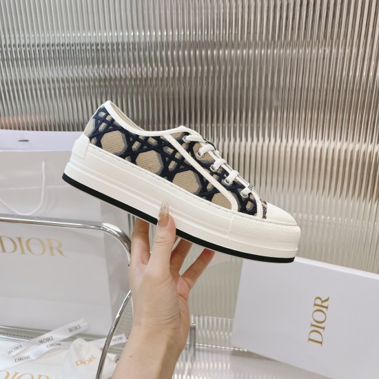 Walk n Dior Platform Sneaker