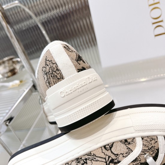 Walk n Dior Platform Sneaker