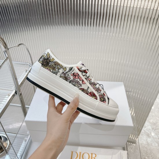 Walk n Dior Platform Sneaker