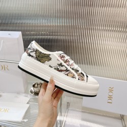 Walk n Dior Platform Sneaker