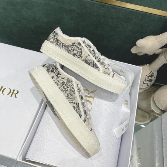 Walk n Dior Platform Sneaker