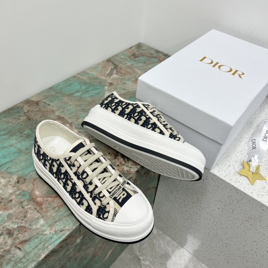 Walk n Dior Platform Sneaker