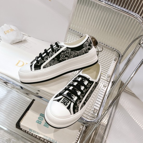 Walk n Dior Platform Sneaker