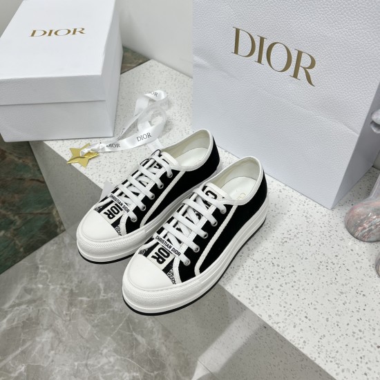 Walk n Dior Platform Sneaker