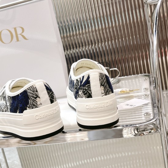 Walk n Dior Platform Sneaker