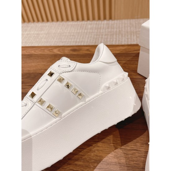 Valentino Sneakers