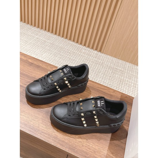 Valentino Sneakers