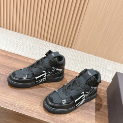 Valentino ONE STUD VL7N Calfskin Lace-Up Sneakers