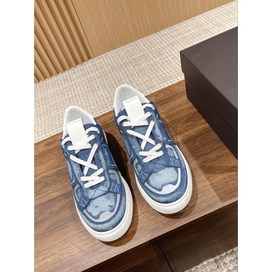 Valentino Sneakers