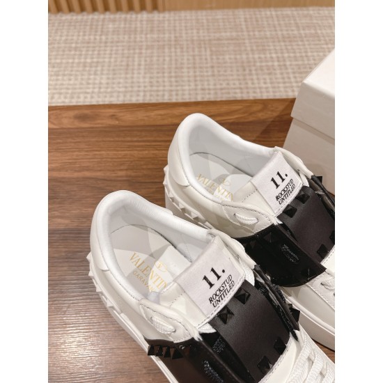 Valentino Sneakers