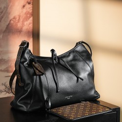 LV CarryAll MM