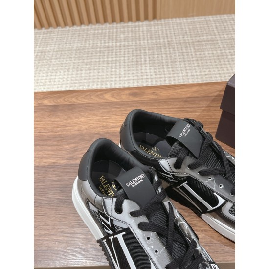 Valentino Sneakers