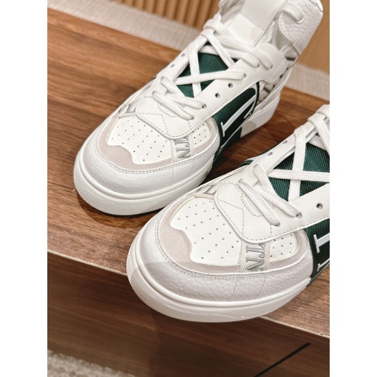 Valentino ONE STUD VL7N Calfskin Lace-Up Sneakers