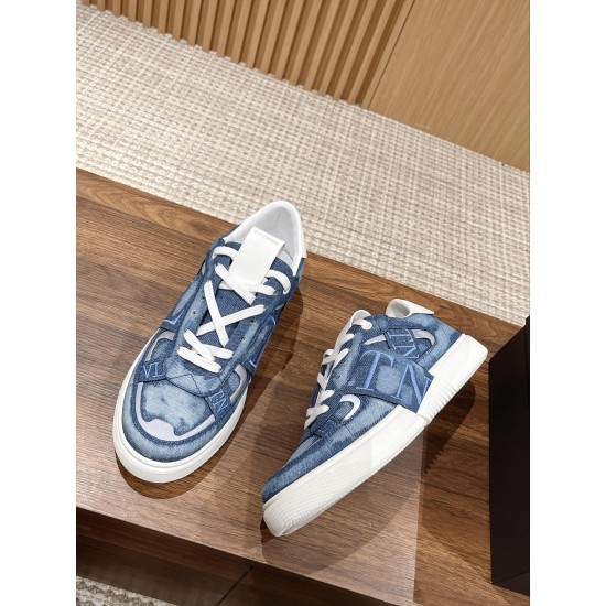 Valentino Sneakers