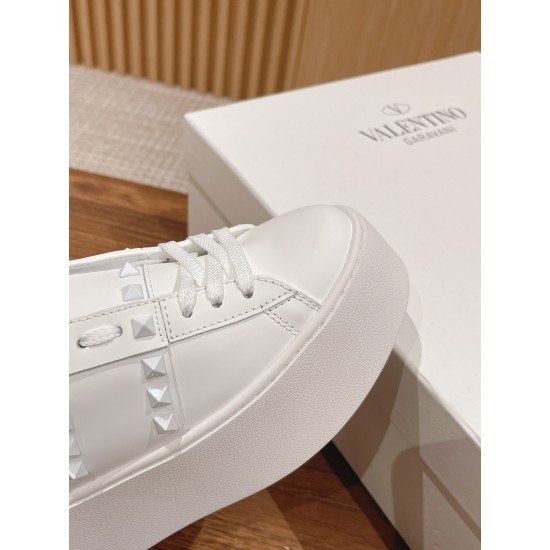 Valentino Sneakers