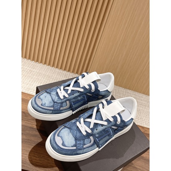 Valentino Sneakers