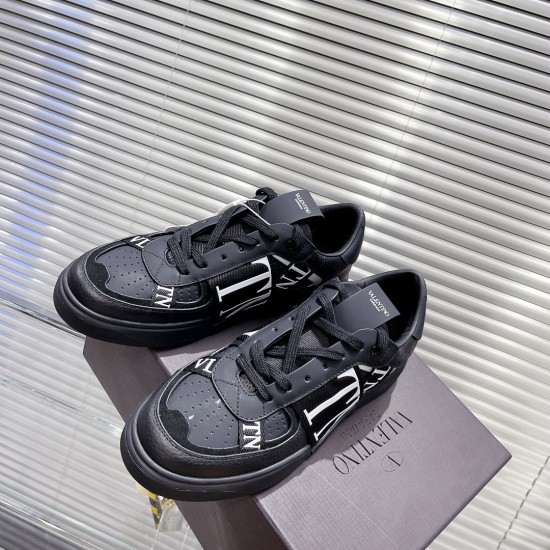 Valentino Sneakers