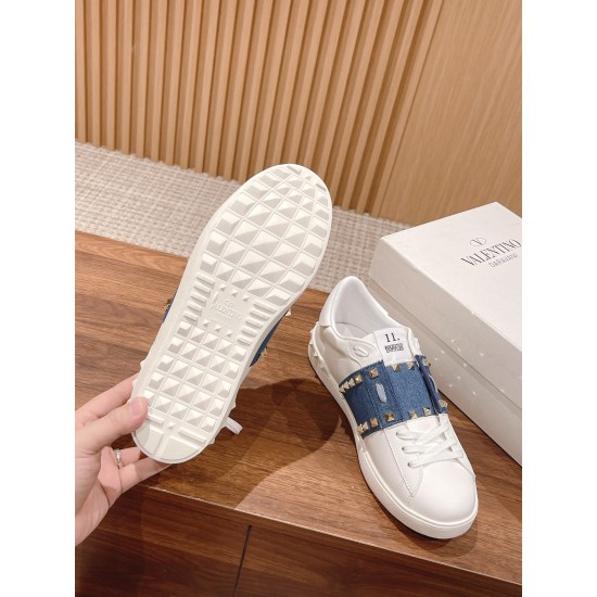 Valentino Sneakers