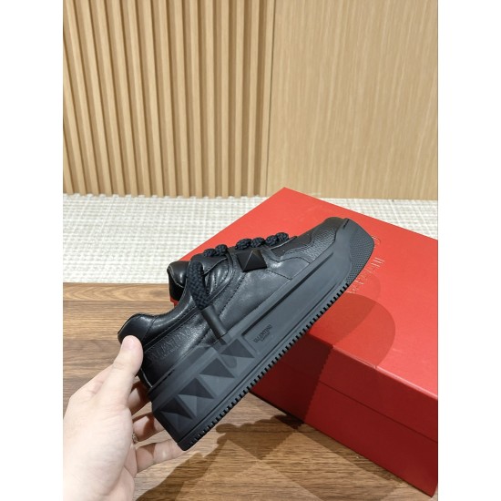 Valentino Sneakers