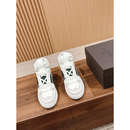 Valentino ONE STUD VL7N Calfskin Lace-Up Sneakers