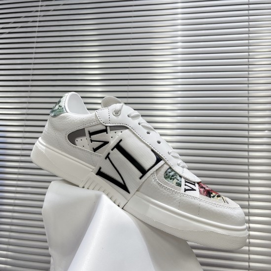 Valentino Sneakers