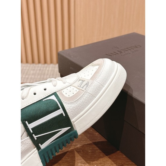 Valentino ONE STUD VL7N Calfskin Lace-Up Sneakers