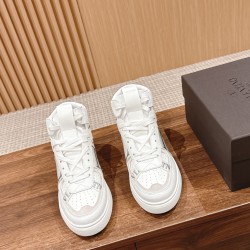 Valentino ONE STUD VL7N Calfskin Lace-Up Sneakers