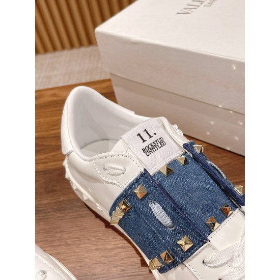 Valentino Sneakers