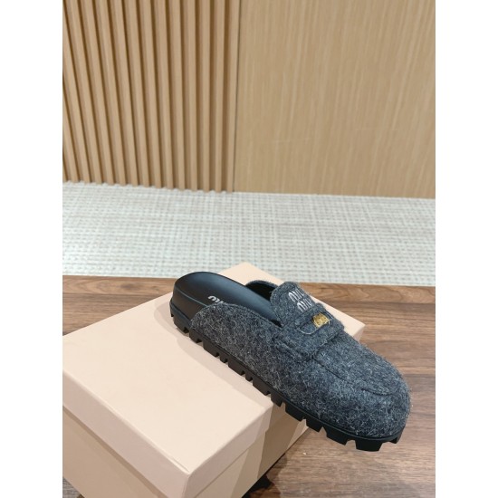 MiuMiu slippers