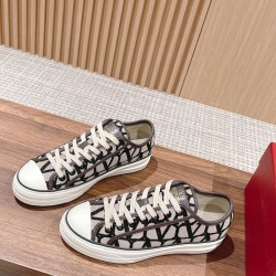 Valentino Sneakers