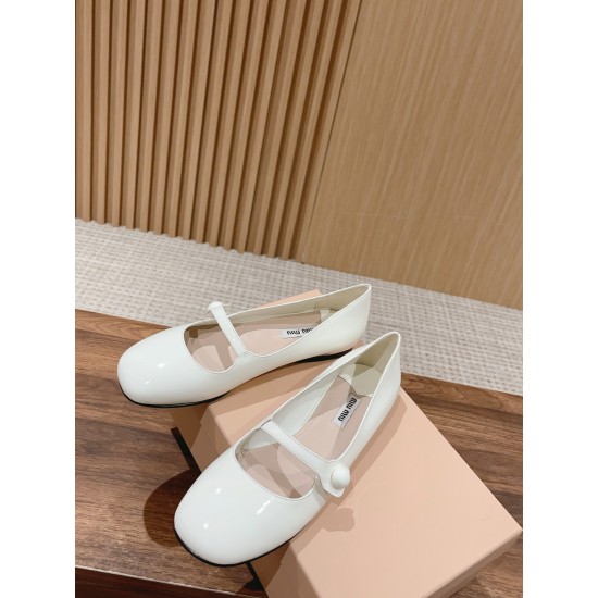 MiuMiu Round Toe Flat Shoes