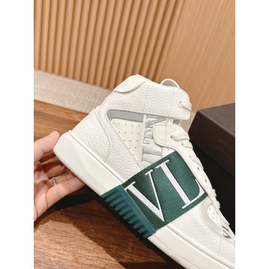 Valentino ONE STUD VL7N Calfskin Lace-Up Sneakers