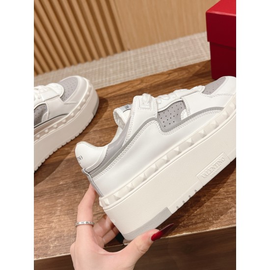 Valentino Sneakers